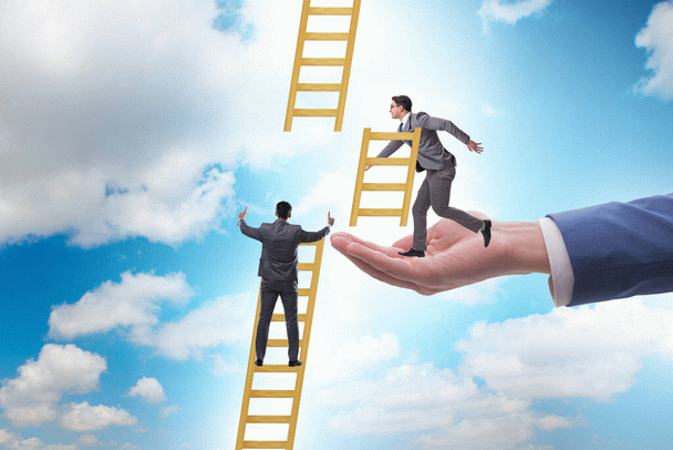 آیا فال تاروت واقعیت دارد؟ – بررسی تجربه‌های نی نی سایتی‌ها